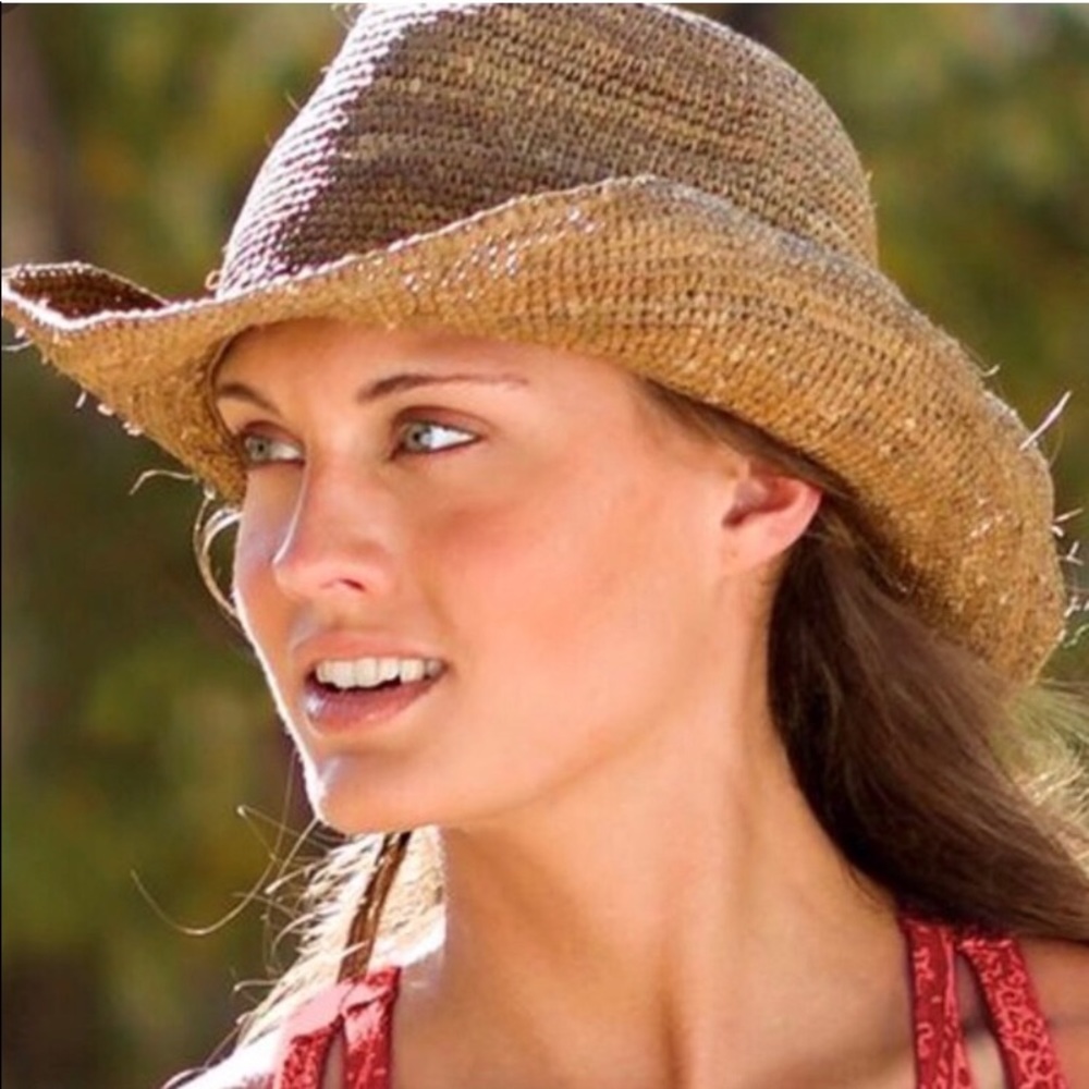 ISO Athleta cowgirl hat!🧡. If you have this, lmk, I will purchase!